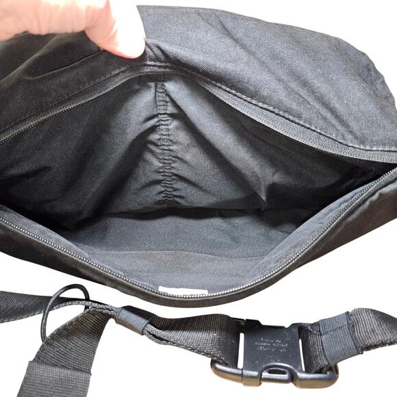 Nike Premium Fanny Pack 8 L Thick Strap Large Swoosh Black Gold Stong Buckle - Picture 4 of 8